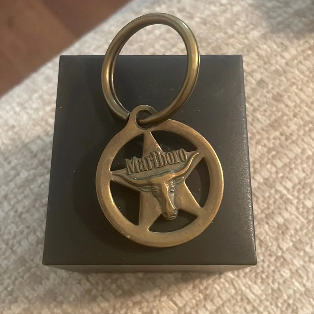 Vintage Marlboro keychain - Picture 1 of 2